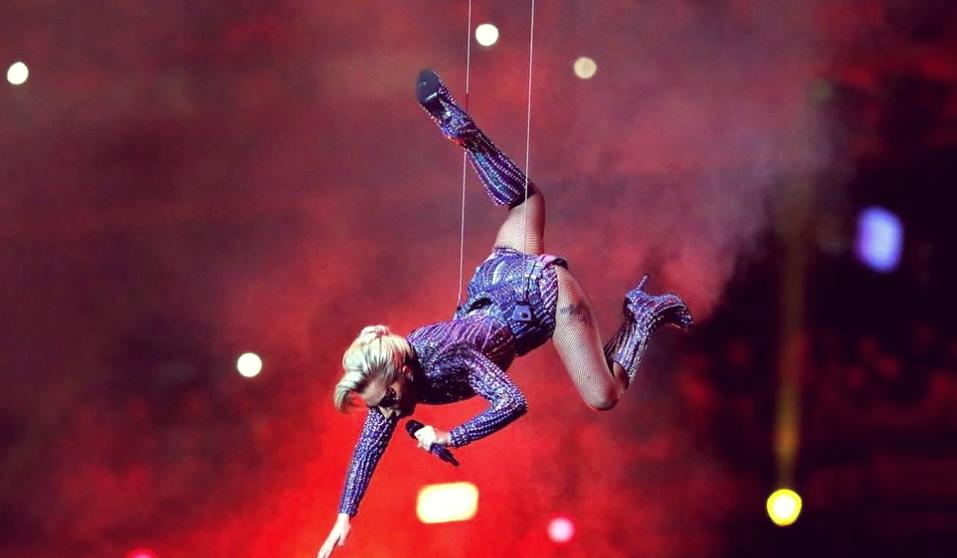 lady gaga 无人机视频