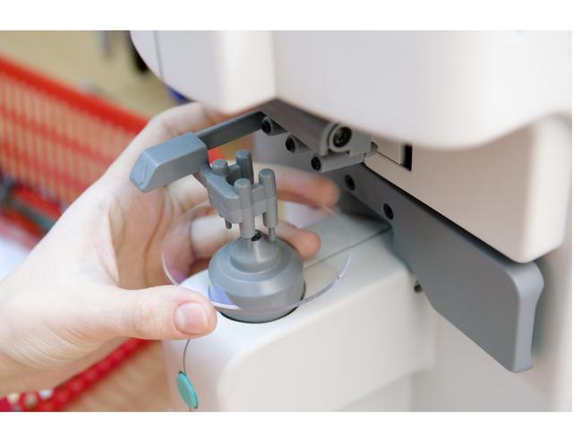 Glass-on-glass技术如何实现高效精准贴合？-图3