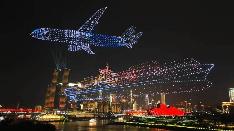 英特尔无人机表演灯光秀，如何点亮夜空？-图2