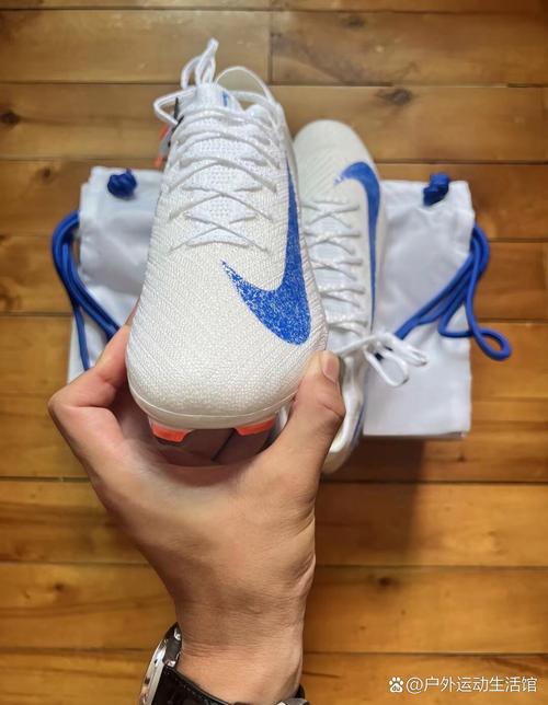 Nike Flyknit技术如何实现轻量与支撑的平衡？-图1