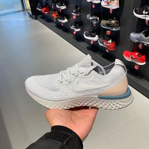 Nike Flyknit技术如何实现轻量与支撑的平衡？-图3