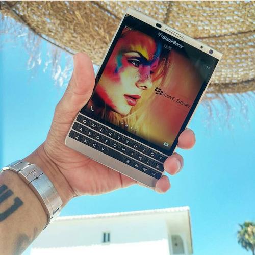 黑莓passport网络怎么用?信号好吗?-图2 黑莓passport网络怎么用?信号好吗?-图2