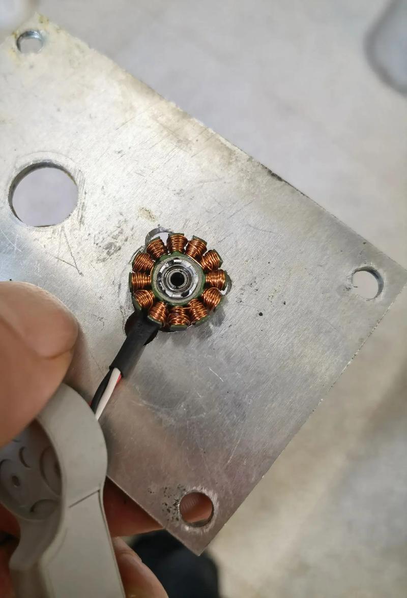 aee无人机电池如何拆-图1