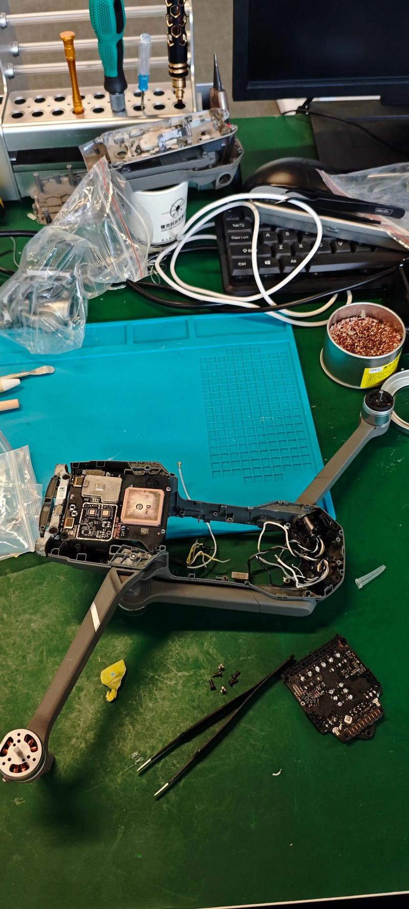 空影ying无人机拆机-图1