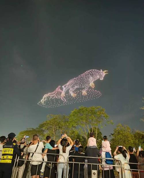 无人机如何同时飞出多样花样？-图2