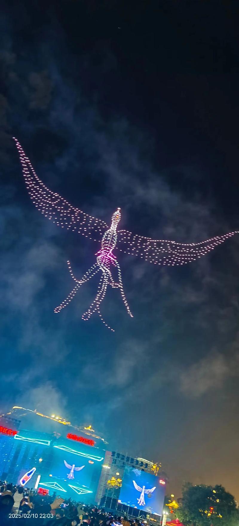 无人机如何同时飞出多样花样？-图3