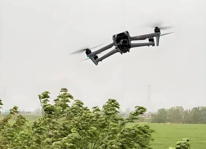 无人机遇上大风，到底能不能飞？-图1