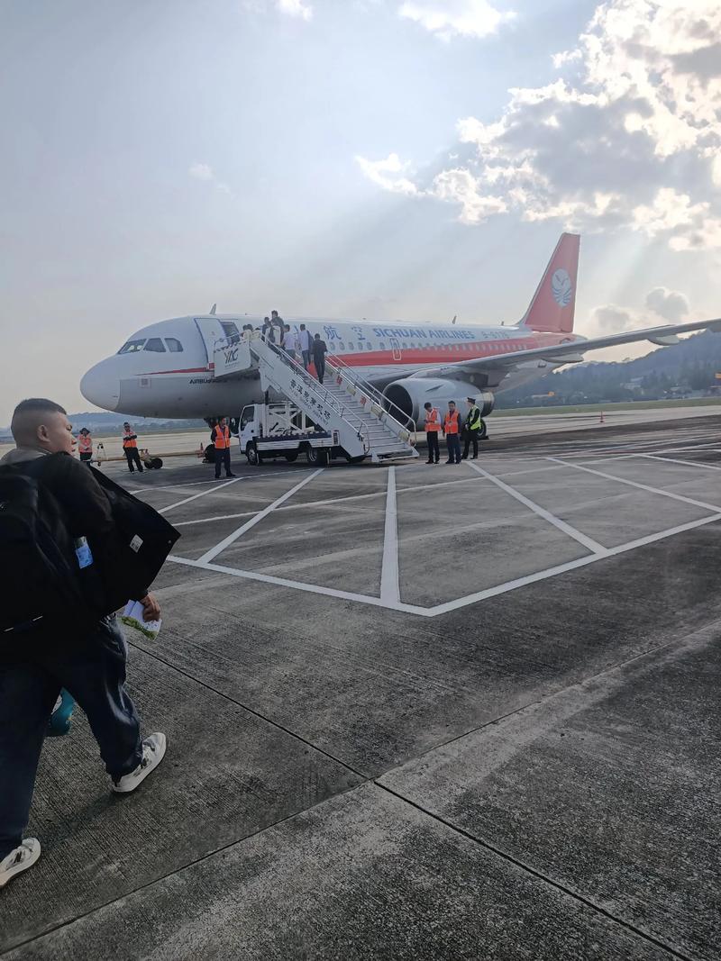 成都机场无人机为何上知乎热搜？-图2