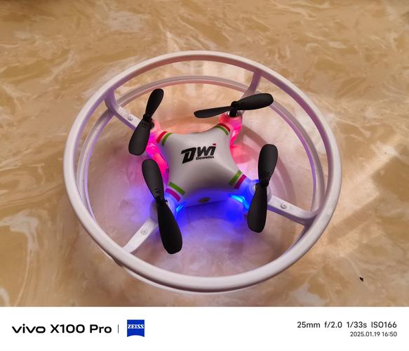 小型无人机图片有哪些热门型号？-图3