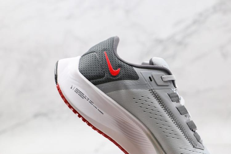 耐克AIRZOOM技术如何提升运动表现？-图2