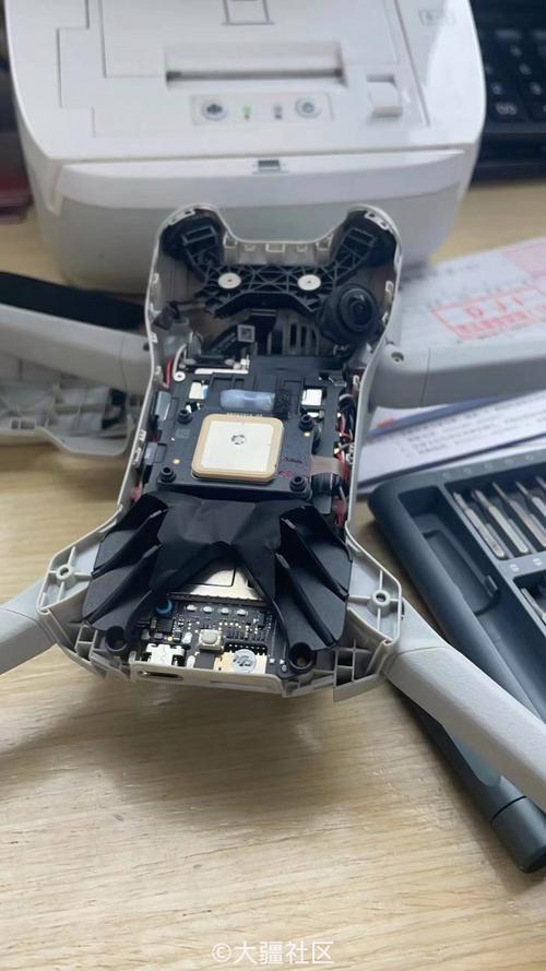 breeze无人机拆解有何亮点?-图3 breeze无人机拆解有何亮点?-图3