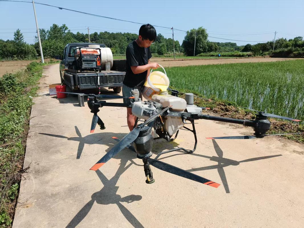 无人机撒农药，真能赚钱吗？-图1