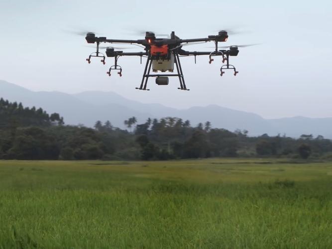 无人机施肥打药,高效又智能吗?-图2 无人机施肥打药,高效又智能吗?-图2