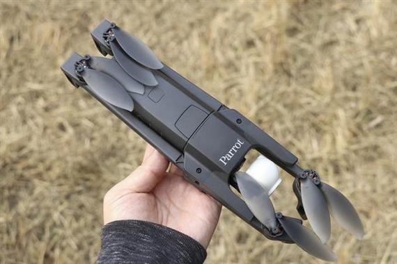 法国派诺特无人机如何-图2