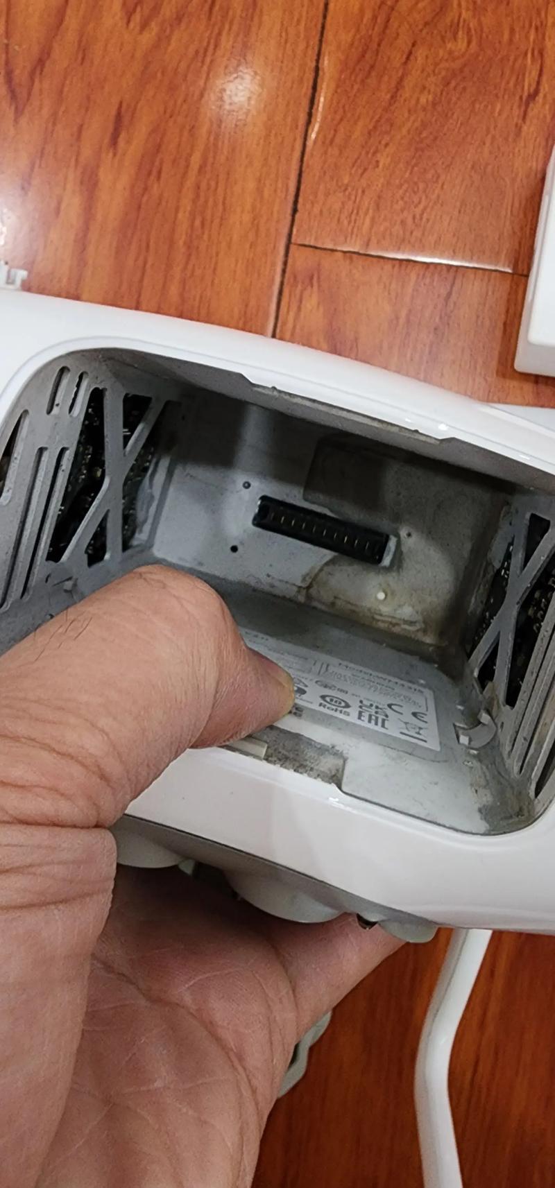 精灵4进水后还能修吗？-图1